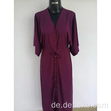 Damen -Strick -Modeknopfkleid